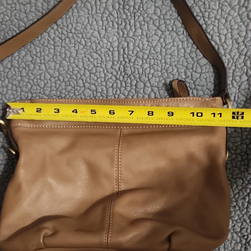 Croft And Barrow Early 2000s Leather Shoulder Bag Camel Colored
